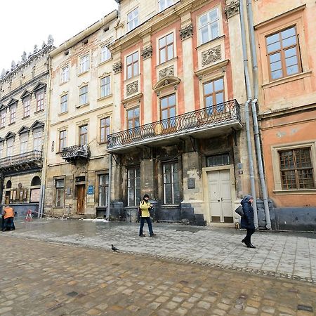 Vip Апартаменти Ван Гог На Площі Ринок إلفيف المظهر الخارجي الصورة